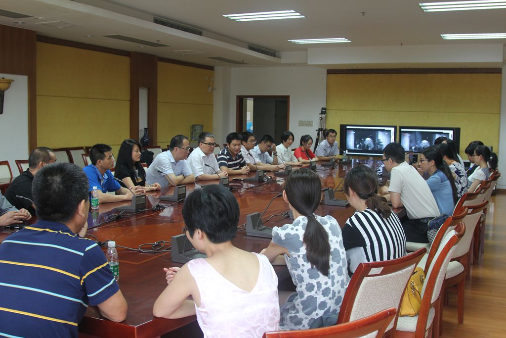 两支部共过组织生活