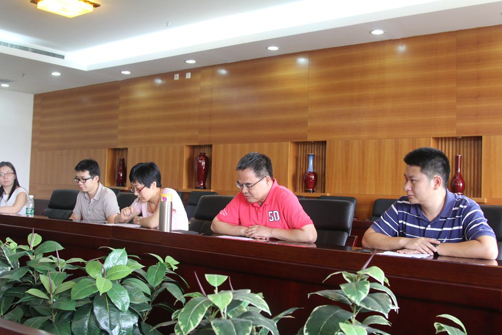 植秀聪书记在讲党课